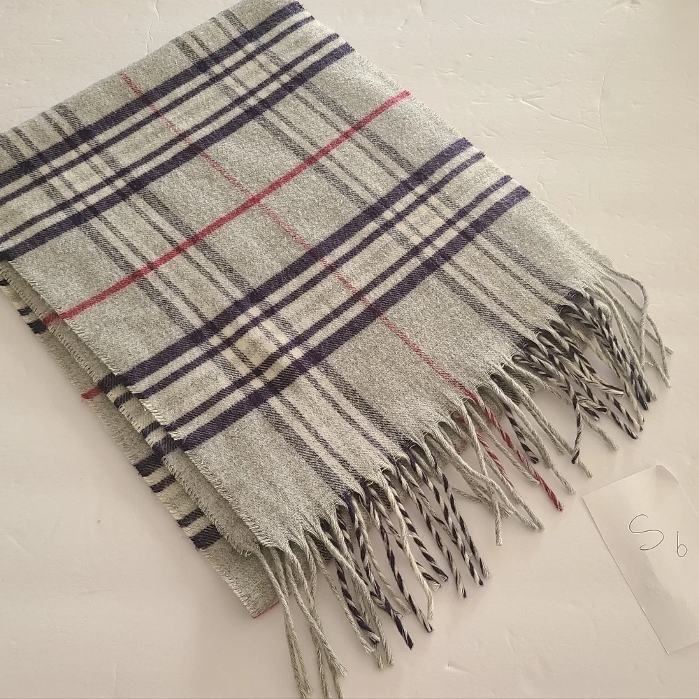 Croft and  Barrow Men’s plaid scarf sz.60×11 in.
